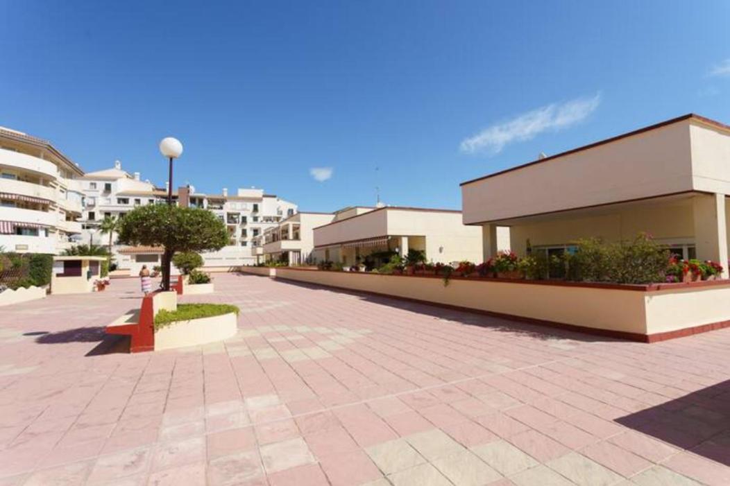 Chic Beachfront Flat With Amazing Sea Views And Private Indoor Parking Benalmadena Ngoại thất bức ảnh