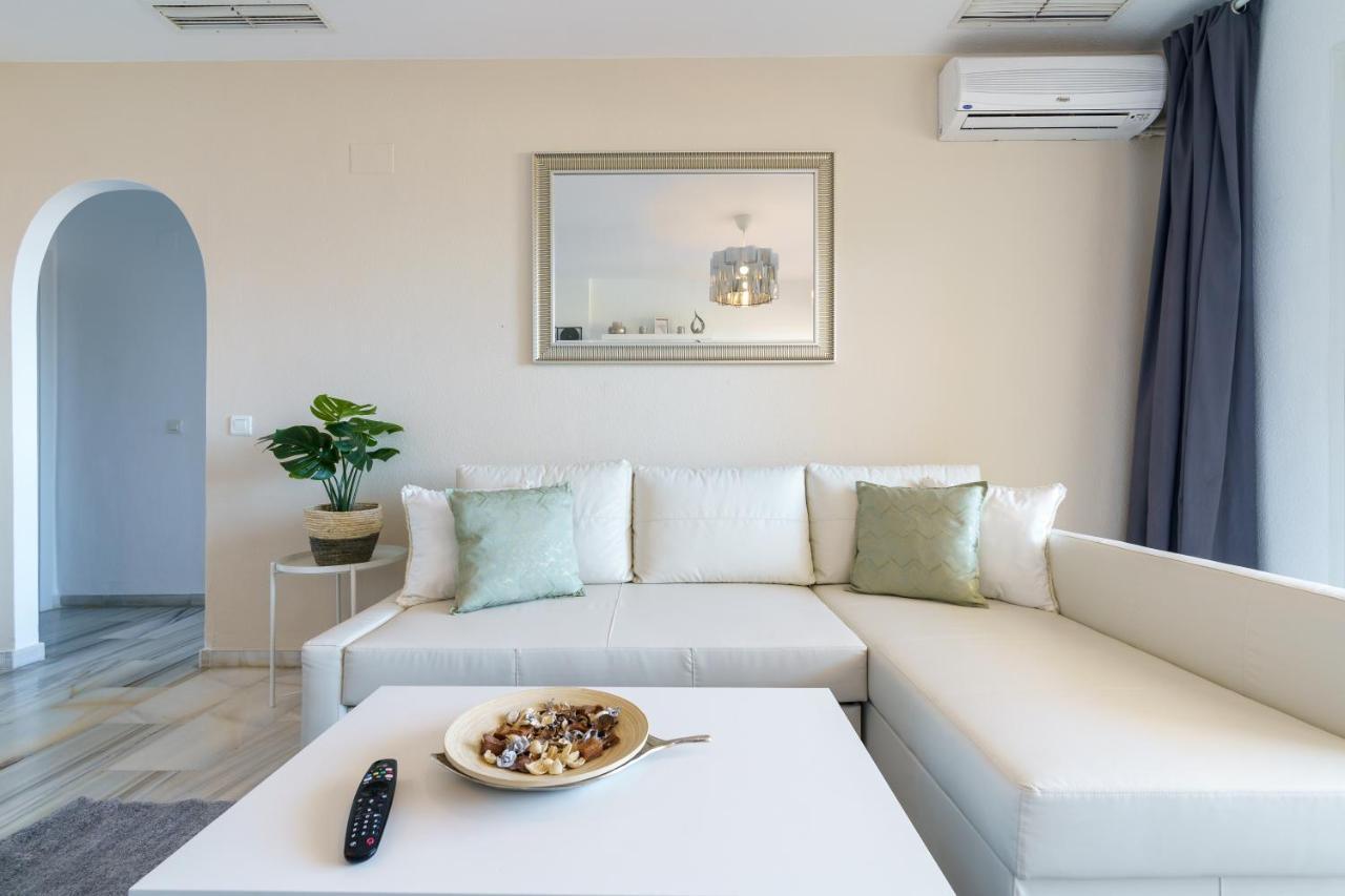 Chic Beachfront Flat With Amazing Sea Views And Private Indoor Parking Benalmadena Ngoại thất bức ảnh