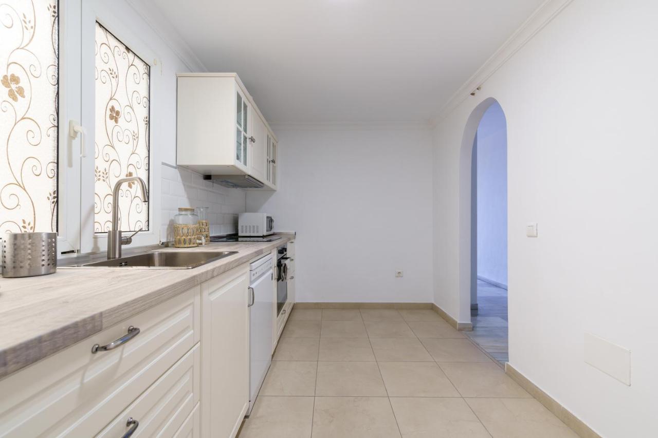 Chic Beachfront Flat With Amazing Sea Views And Private Indoor Parking Benalmadena Ngoại thất bức ảnh